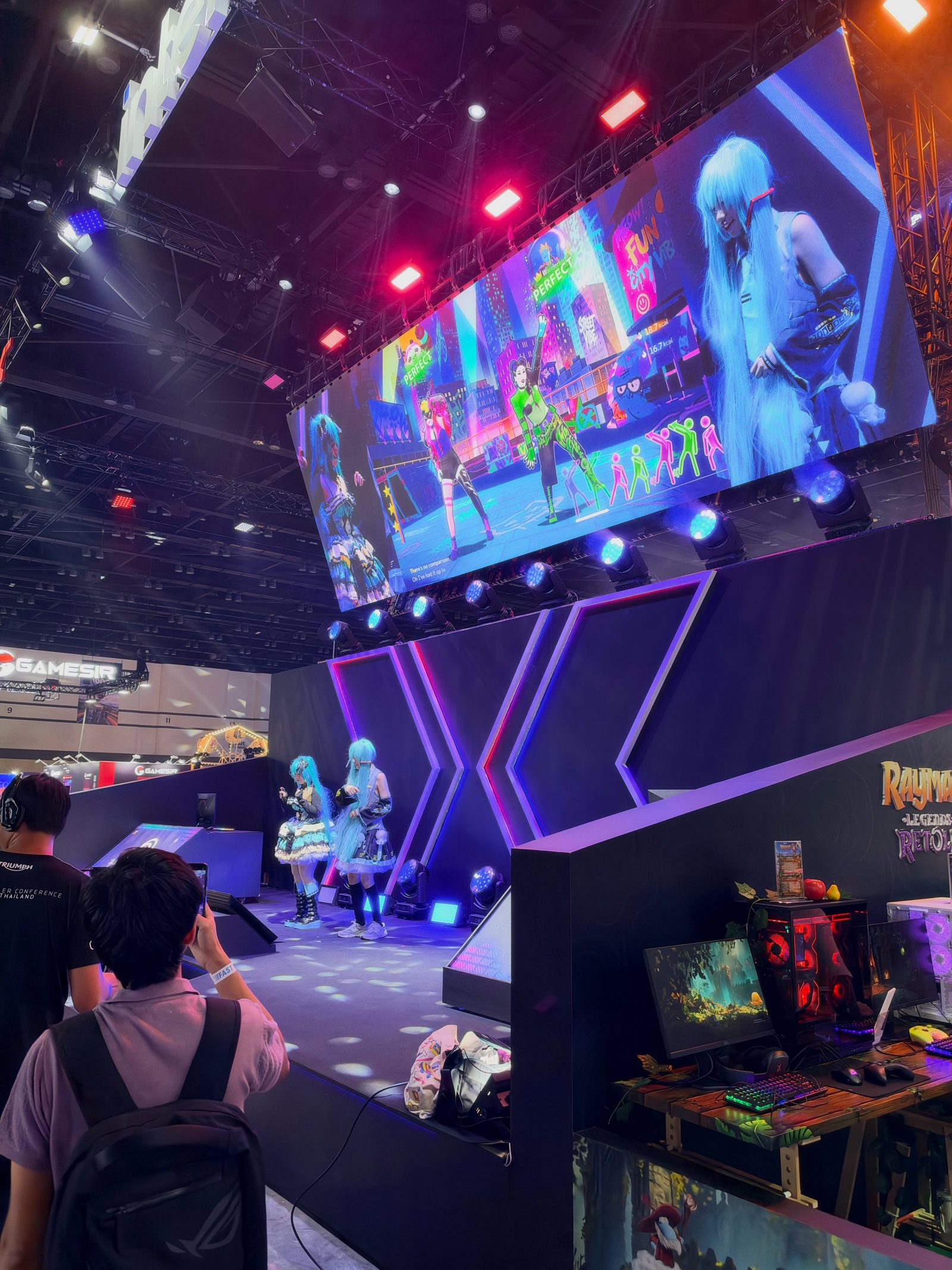 เวทีเต้นคอสเพลย์ งาน gamescom asia x Thailand Game Show 2026
